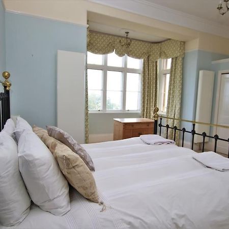 The Old Vicarage Villa อิลฟราคูมบ์ ภายนอก รูปภาพ